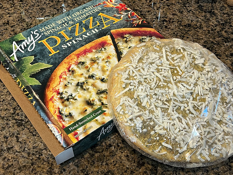 amys spinach pizza open box