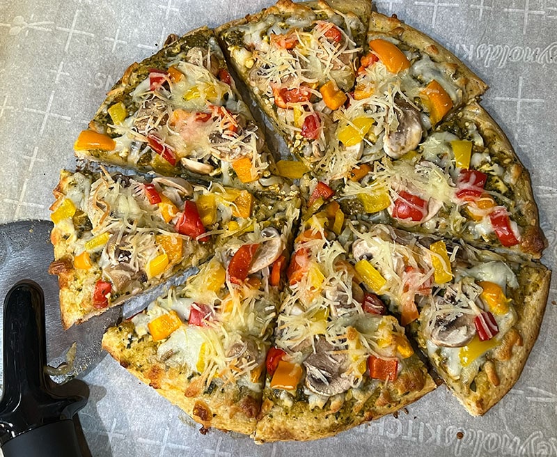 sliced amy's spinach pizza