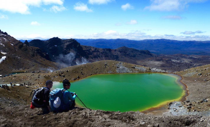 emerald lakes hike